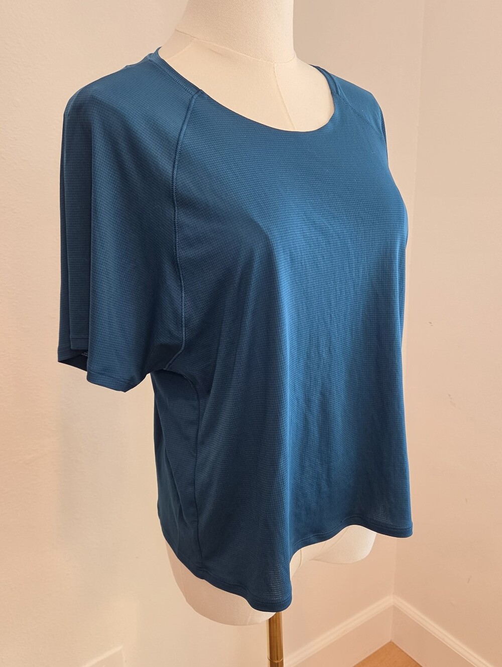Athleta Teal Blue Short-Sleeve Crew Top